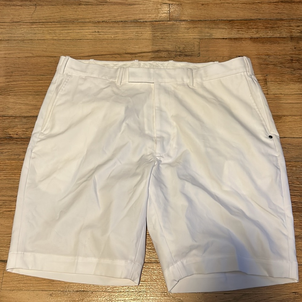 Ralph Lauren lightweight golf shorts size 36 brand new.